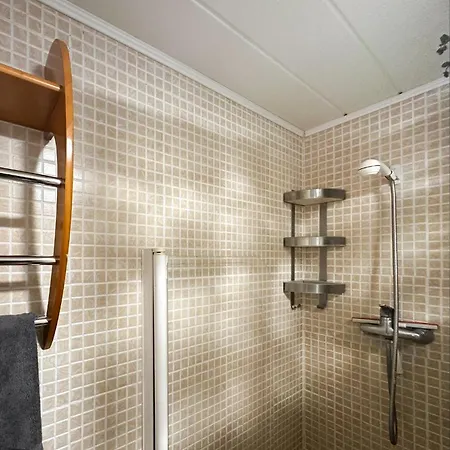 Quiet Apartment *